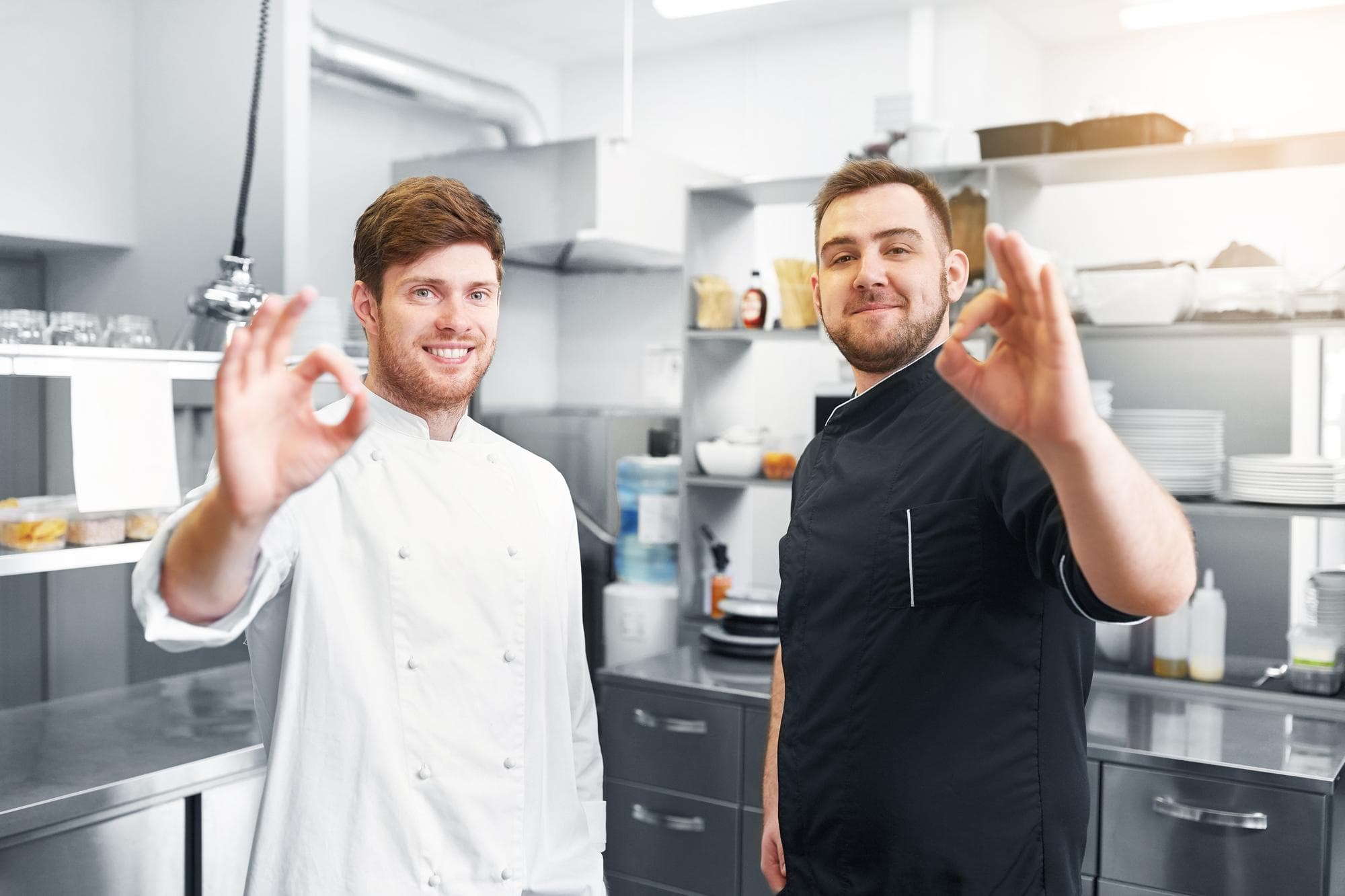 zdjęcie przedstawia zadowolonych klientów firmy